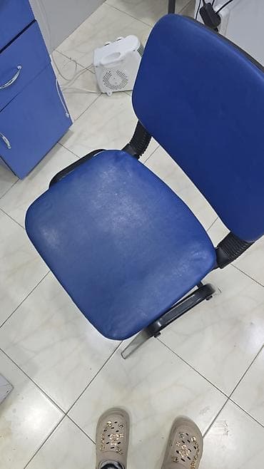 Офисные, игровые кресла: Mavi rəngli ofis/stul - Yumşaq oturacaq və kürəklik, süni dəri üzlük - — 1