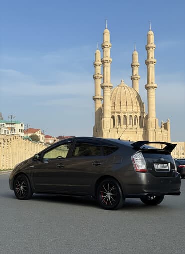 prius on şuşə: Toyota Prius: 1.5 l | 2007 il Hetçbek — 2