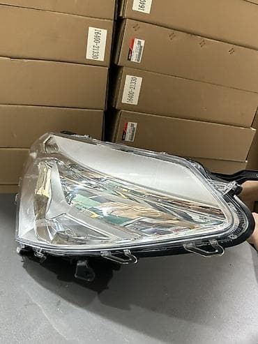 toyota super: Toyota Vits ön fara 81170-52L60 Alternativlər: * 81170-52L61 * — 5