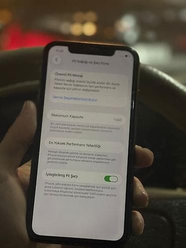 iphone 11 dubayski: IPhone 11, Qara, Face ID — 3