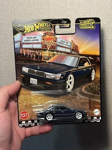 dəmir pullar: Hot Wheels Premium – Boulevard seriyası, Nissan Laurel C33 die-cast — 1