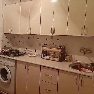 kiraye ebler: Köhnə Avtovağzal ərazisində 2 otaqlı mənzil kirayə verilir. Evdə — 2