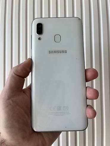 m2 macbook pro: Samsung 32 GB, rəng - Ağ, Barmaq izi — 1