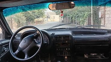 raf 4: QAZ 3110 Volga: 2.4 l | 2001 il 363998 km Sedan — 7