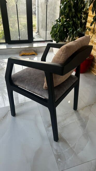 Bağ, çöl oturacaqları: İşlənmiş, Sadə stul, Taxta, Azərbaycan — 1