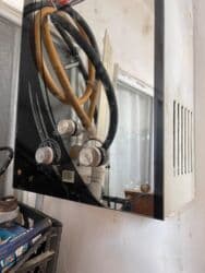 kombi qutusu satilir: Unvan razin islekdi — 1