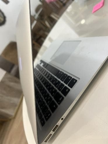 macbook air: Apple MacBook Air noutbuku - Model: MacBook Air (gümüş alüminium — 3