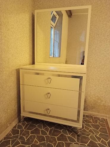 pol kraskasi: İkinəfərlik çarpayı, Dolab, Rusiya, Yeni — 3