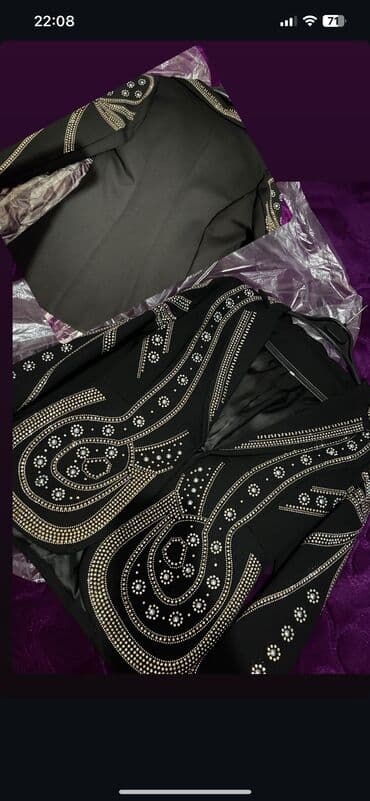 Qaş işləməli pencək.Xaricdən sifariş edilib.Razmer uyğun olmadığı üçün lalafo.az -da Qaş işləməli pencək.Xaricdən sifariş edilib.Razmer uyğun olmadığı üçün