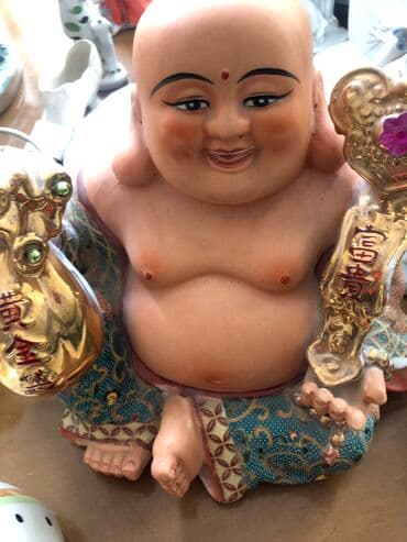 qara qarayev tibb kurslari: Xoşbəxtlik və bolluq tanrısı Hotey (Budai) fiquru. Rəngarəng kəramik — 1