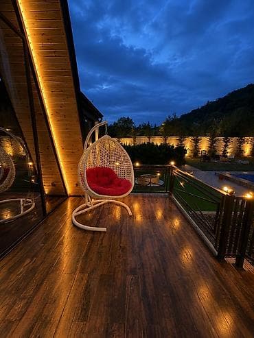 novxanıda kiraye bağ evleri: A-frame üslubunda premium kottec Teras/balkon: Taxta döşəmə, məhəccər — 1