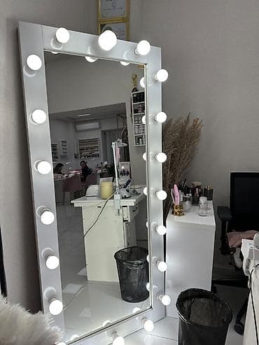 Güzgü Döşəmə üstü, Düzbucaqlı, Makiyaj üçün, Arxa işıqlı