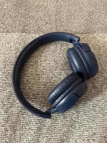 JBL on-ear bluetooth qulaqlıq – tünd mavi rəng. Xüsusiyyətlər: -