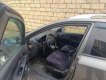 pulsuz ehtiyacı olan: Kia Cee’d SW (universal) – tünd boz rəng, 5 qapılı, dam relsləri ilə — 2