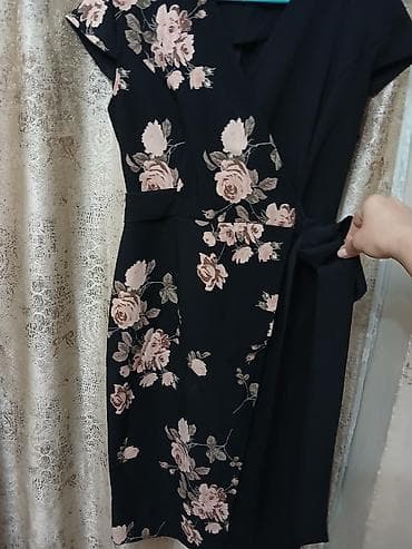 don: Qadın paltarı – qara rəngdə, çiçək naxışlı, kəmərli - Model: sarafan — 1