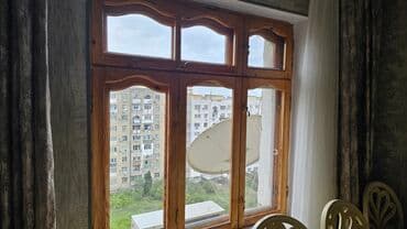 pencere aliram: İşlənmiş Taxta pəncərə, Еni: 128 sm, Uzunluğu: 212 sm — 1