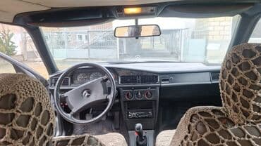 mercedes e 2: Mercedes-Benz 190: 2 l | 1992 il Sedan — 3