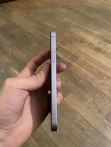 komputer dəsti: IPhone 12, Face ID — 4