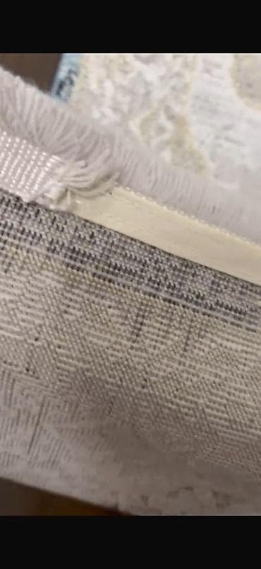 Süfrələr: Xalça – klassik naxışlı, açıq bej və mavi tonlarda - Ölçü: təxmini — 2