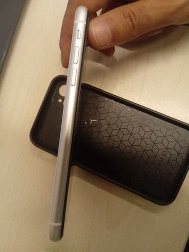 komputer ekran: IPhone 11, Ağ, Face ID — 1