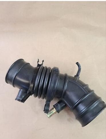 manjet: Avtomobil üçün hava filtri ilə boğaz arasındakı hava giriş borusu — 1