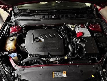 masin elani: Ford Fusion (qırmızı sedan) - Kuzov: 4 qapılı sedan, parlaq qırmızı — 7