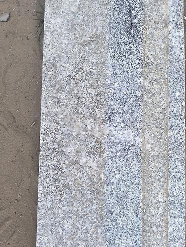 Qranit pilləkən və ya döşəmə plitələri - Material: Təbii qranit -