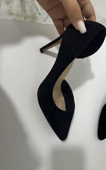 charles keith azerbaijan: 36 ölcü.Xetai metrosun ustune çatdirlma ede bilerem.Parlaq deyil ustu — 2