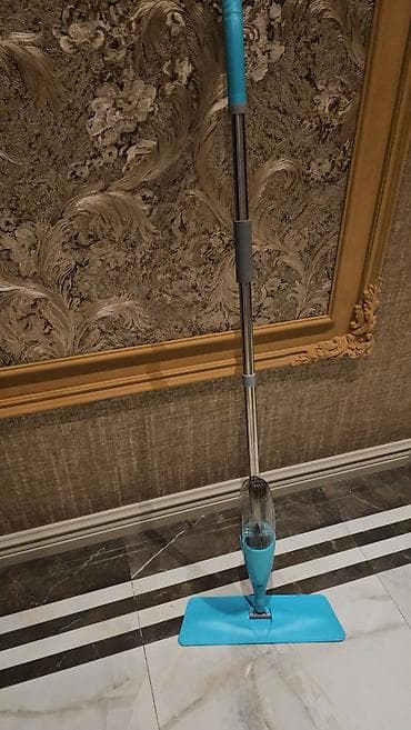 Spreyli mop – su çəni olan, tutacaqlı təmizlik aləti,demek olar