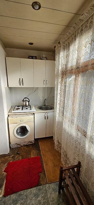 pirallahida ev satilir 2018: Qara Qarayev metro yani Ayla sadliq sarayinin qabaginda olan 5 — 5