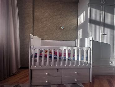 Колыбели: Для девочки и мальчика, Б/у, Четырехугольная, Колыбель, С бортиками, С матрасом, С механизмом качания — 1