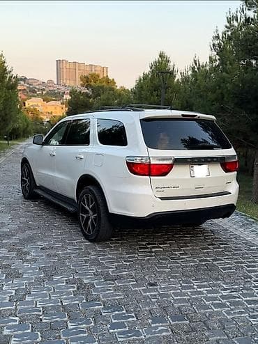 vito disk: Dodge Durango Crew – ağ rəngli 7 nəfərlik SUV Xüsusiyyətlər: - — 5