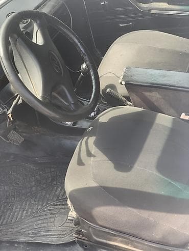 avtomobil kreditle: VAZ (LADA) 2106: 1.6 l | Sedan — 6