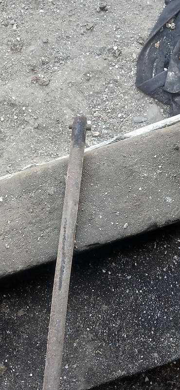 авто руль: Zil 130 zavodMetal L formalı çarx açarı/krank açarı - Material — 1