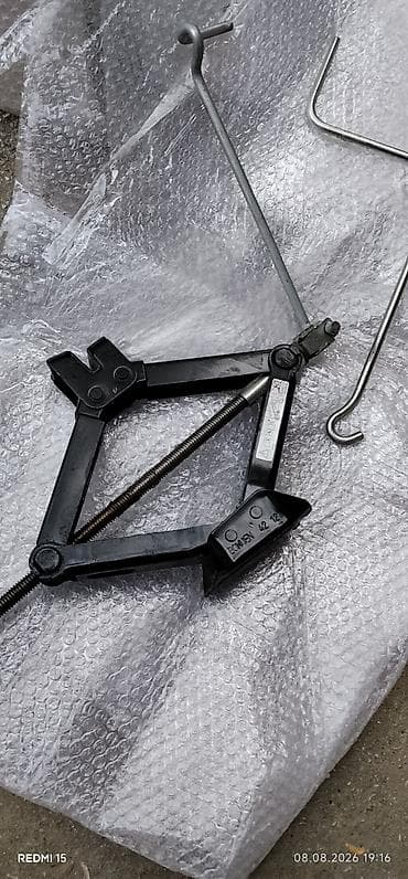 mini canqan: Məhsul: Mexaniki “qayçı” tipli avtomobil domkratı + fırlatma qolu — 1
