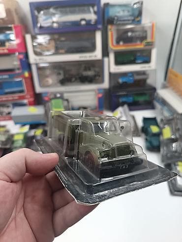 Hər vaxtiniz xeyr olsun. Deagostini firmasinin istehsali olan 1/43 — 9