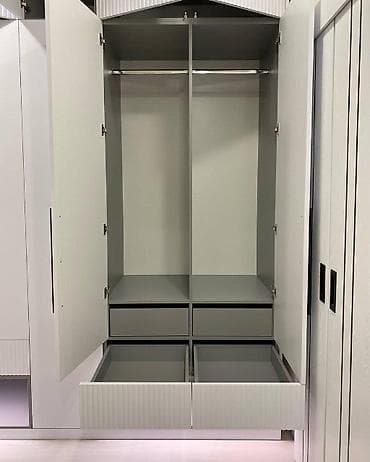 siyirmeli dolablar: Düz dolab, Dəhliz üçün, Yataq otağı üçün, Qarderob, Açılan, Korpuslu — 2