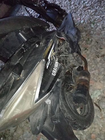 lexus rx300 запчасти: Skuter korpusu və ehtiyat hissələri dəsti - Marka/model üzərində — 7