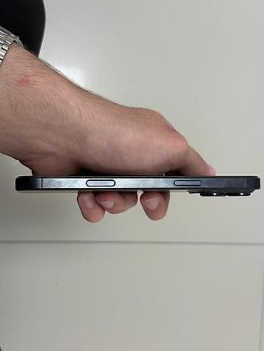 ayfon 5 es: 256 GB, Black Titanium, Face ID, Simsiz şarj — 2