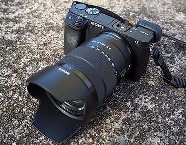 sony 2500: Sony Alpha a6400 aynasız fotoaparat + Sony 18-135mm f/3.5-5.6 OSS — 1