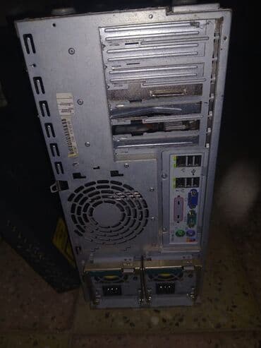 processor satisi: Daxili komponentləri açıq şəkildə görünən şassi ilə təchiz edilmiş — 4