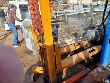 Gözəllik və estetika avadanlığı: Transpalet. Cox az işlənib.Əla vəziyyətdədir. 1.5-2 ton.Turkiyə — 2