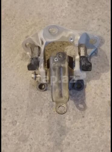 Toyota Yaris mühərrik yastığı