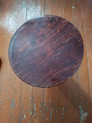 yumru stollar: Jurnal masası, Açılmayan, Taxta, Yumru masa — 3