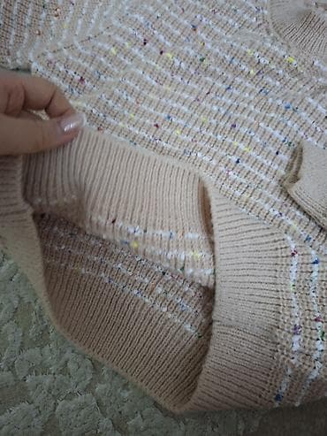 Baş geyimləri: Bej rəngli trikotaj sviter - Model: dairəvi yaxalı, uzunqol - Rəng və — 2