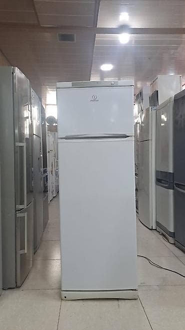 2 qapılı Indesit Soyuducu Satılır, rəng - Ağ