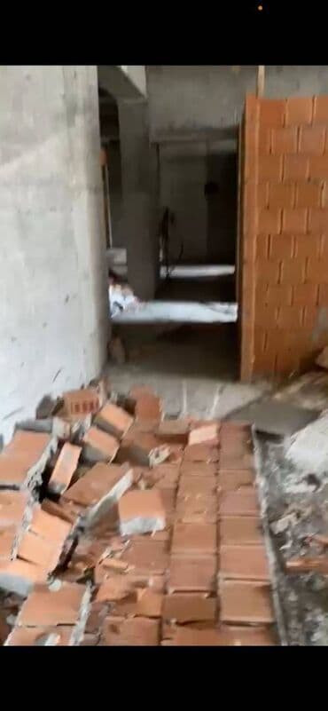 şirvan seherinde tecili satilan evler: 3 otaqlı, Yeni tikili, 137 kv. m — 2