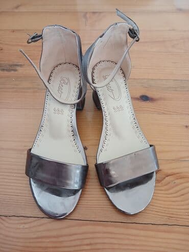 Босоножки, сандалии, шлепанцы: Qadın sandalı - Model: Açıq burunlu, bir zolaqlı sandalet - Rəng — 2