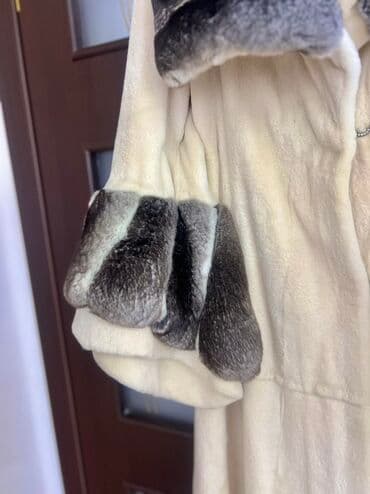 женские футболки с воротником: Zərif qadın kürkü Endirim etdim tecili satiram🆘🆘🆘 - Rəng: süd ağ — 3