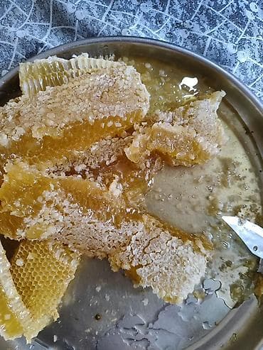 xalis bal: Məhsul: Şüşə bankalarda təbii arı balı - Şəkillərdə gördüyünüz kimi — 5